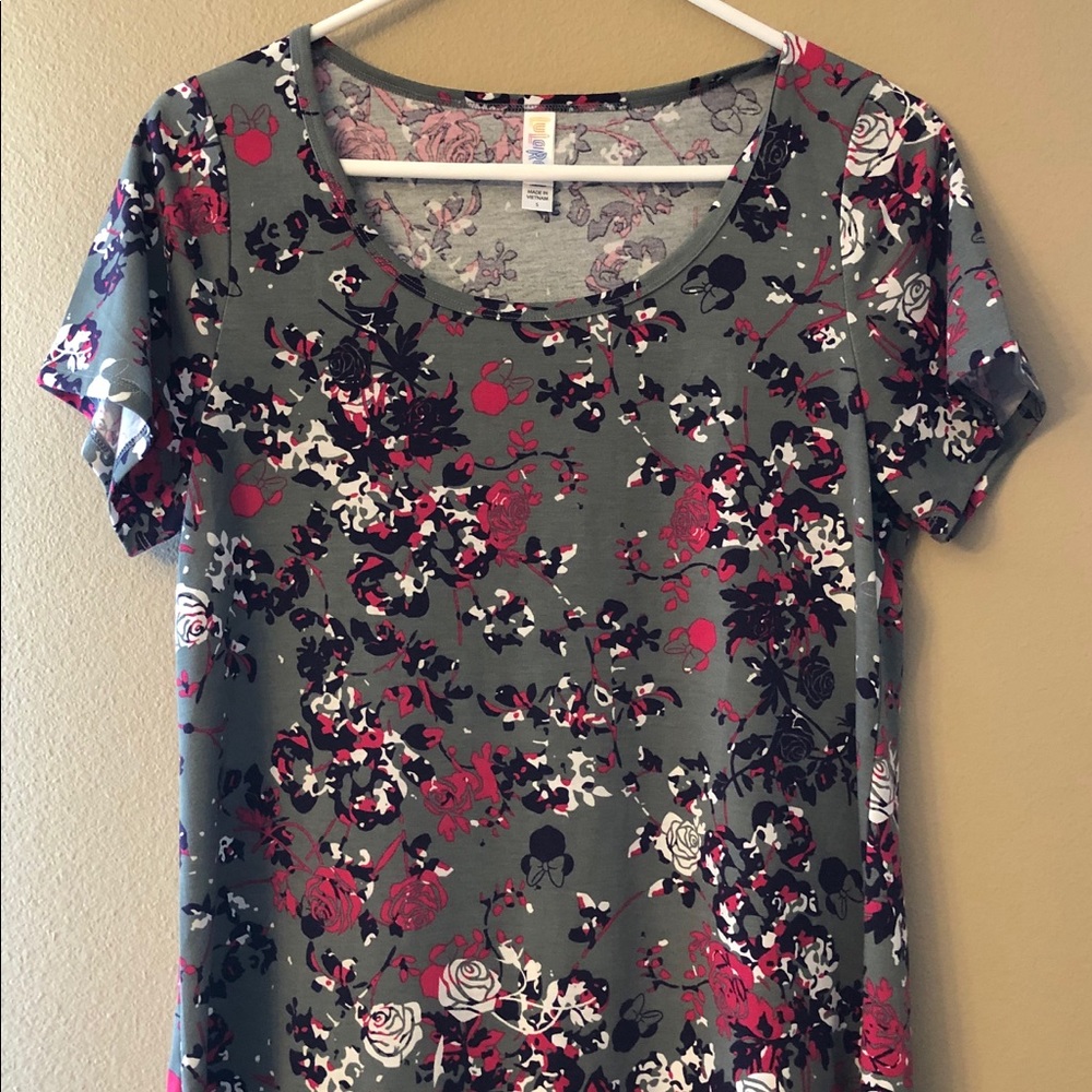 LuLaRoe x Disney Hidden Minnie Classic Tee